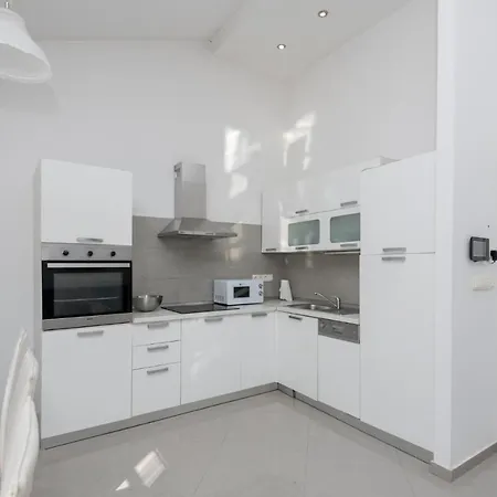 Holiday home Beautiful In Vinjani Gornji With Wifi